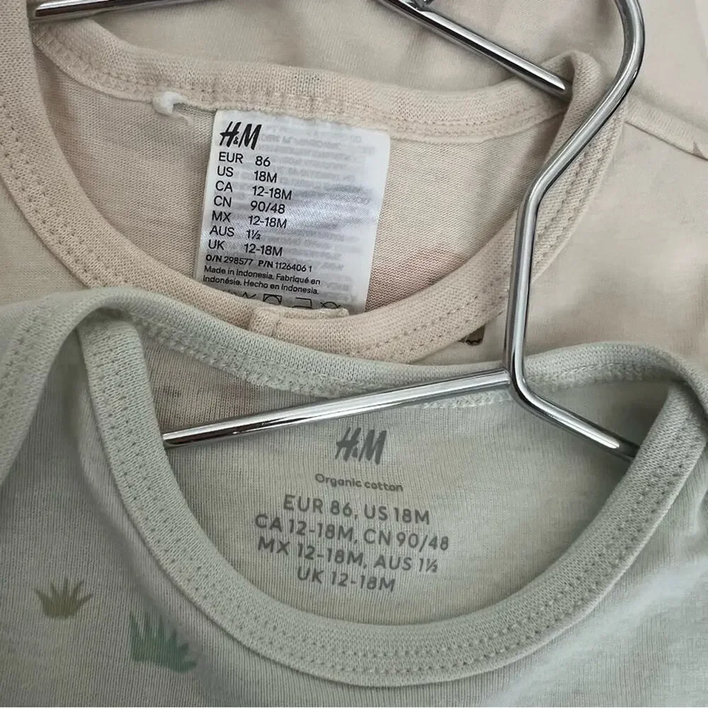 2x H&M baby animal lion dinosaur print onesie romper green ivory cream